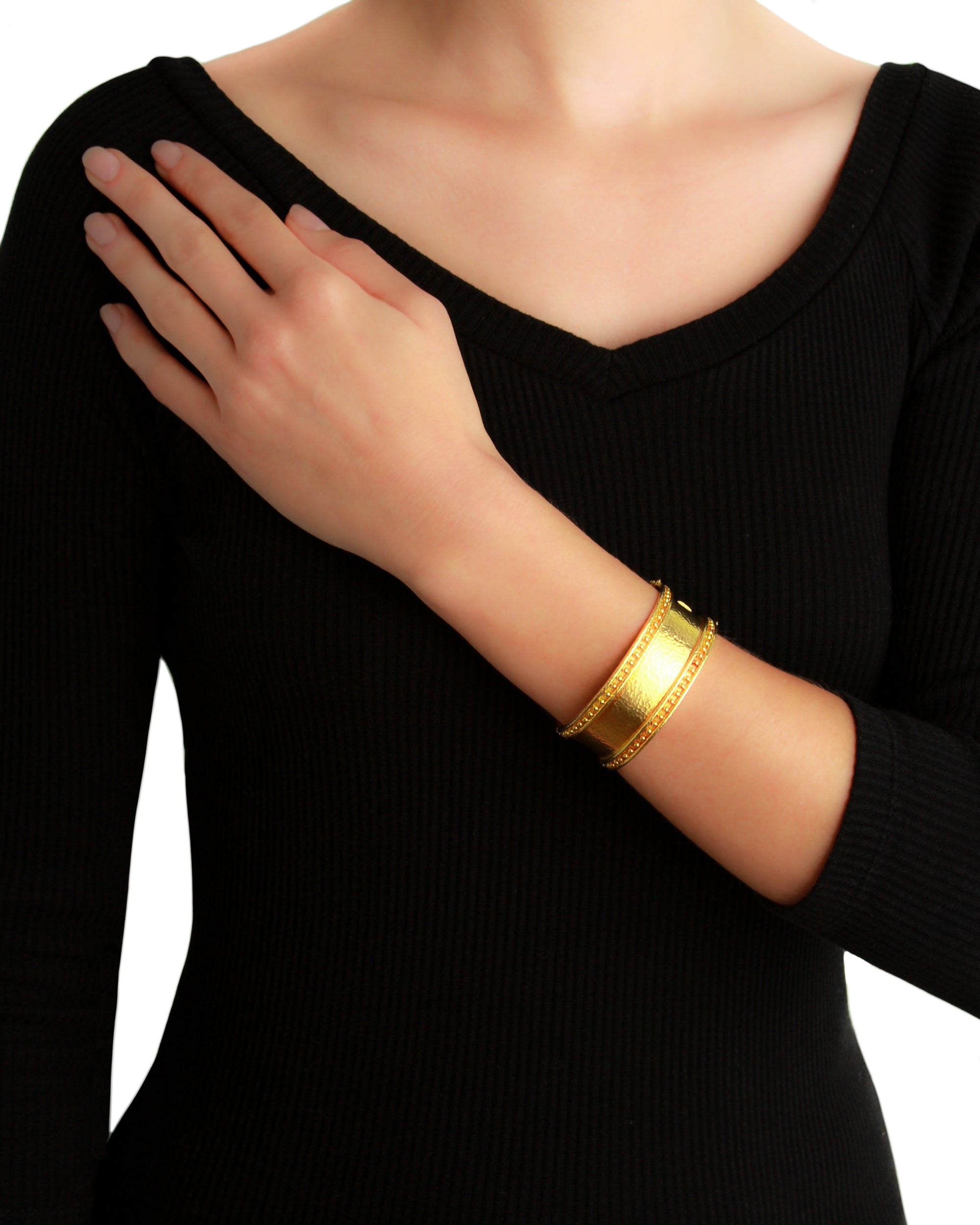 Wide Bangle with Granulation