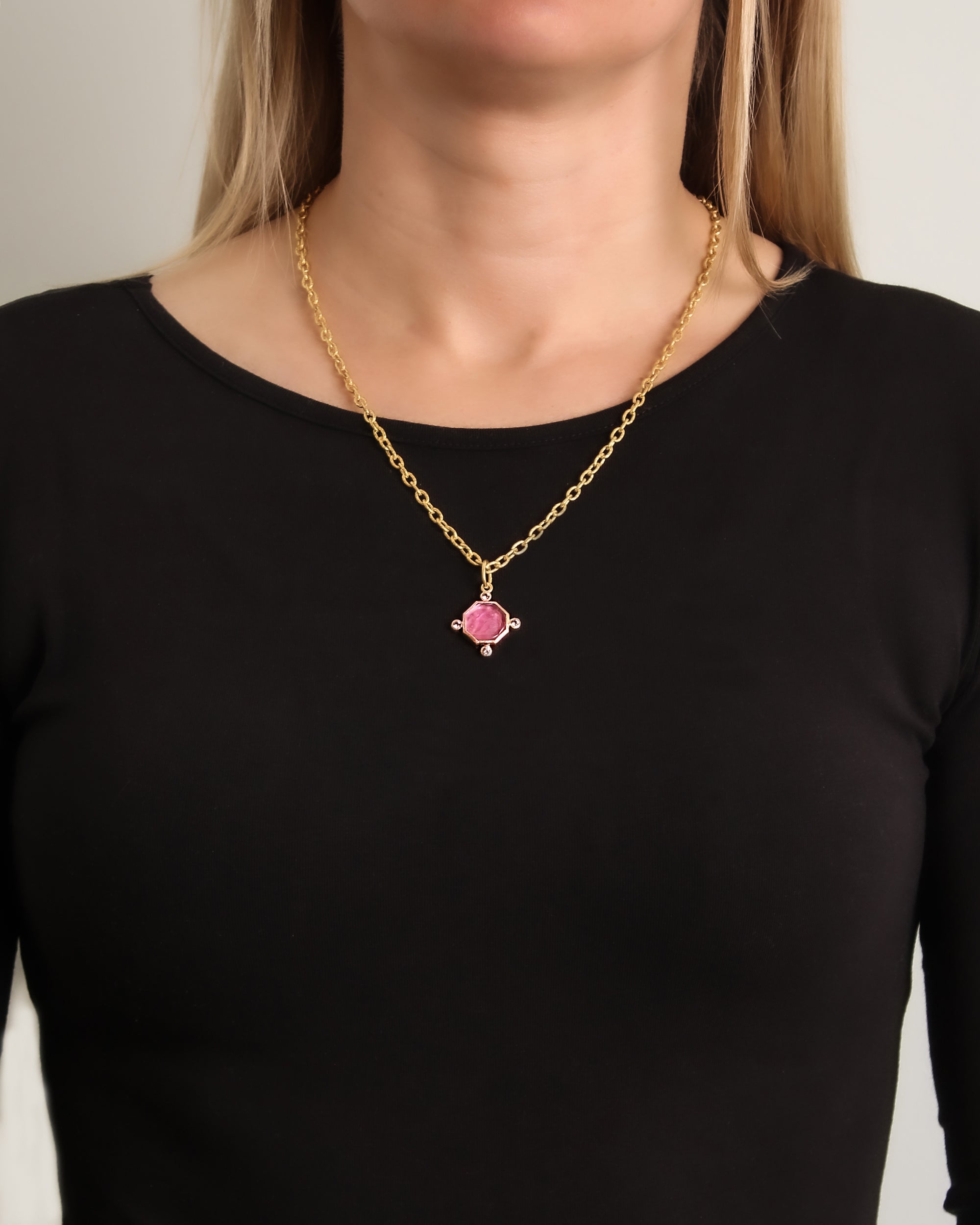 Pink 'Donna Putto' Jump Ring Pendant