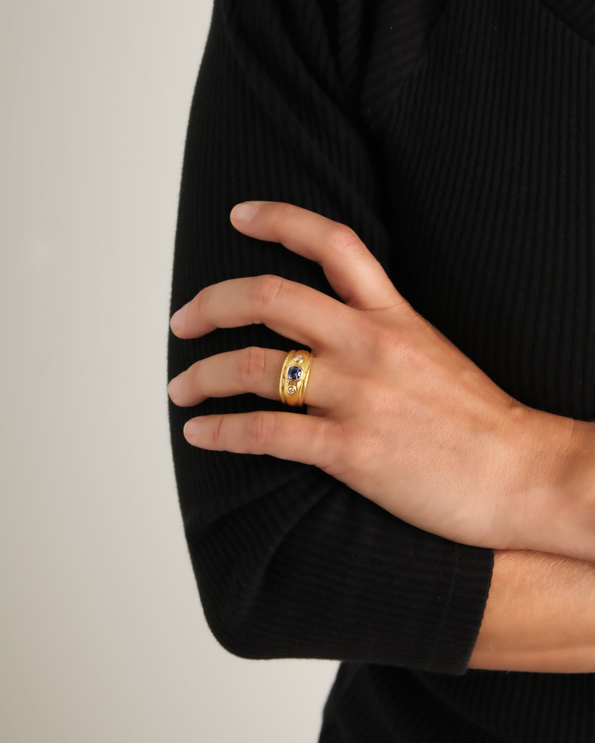 Blue Sapphire and Diamond Puffy Cigar Band
