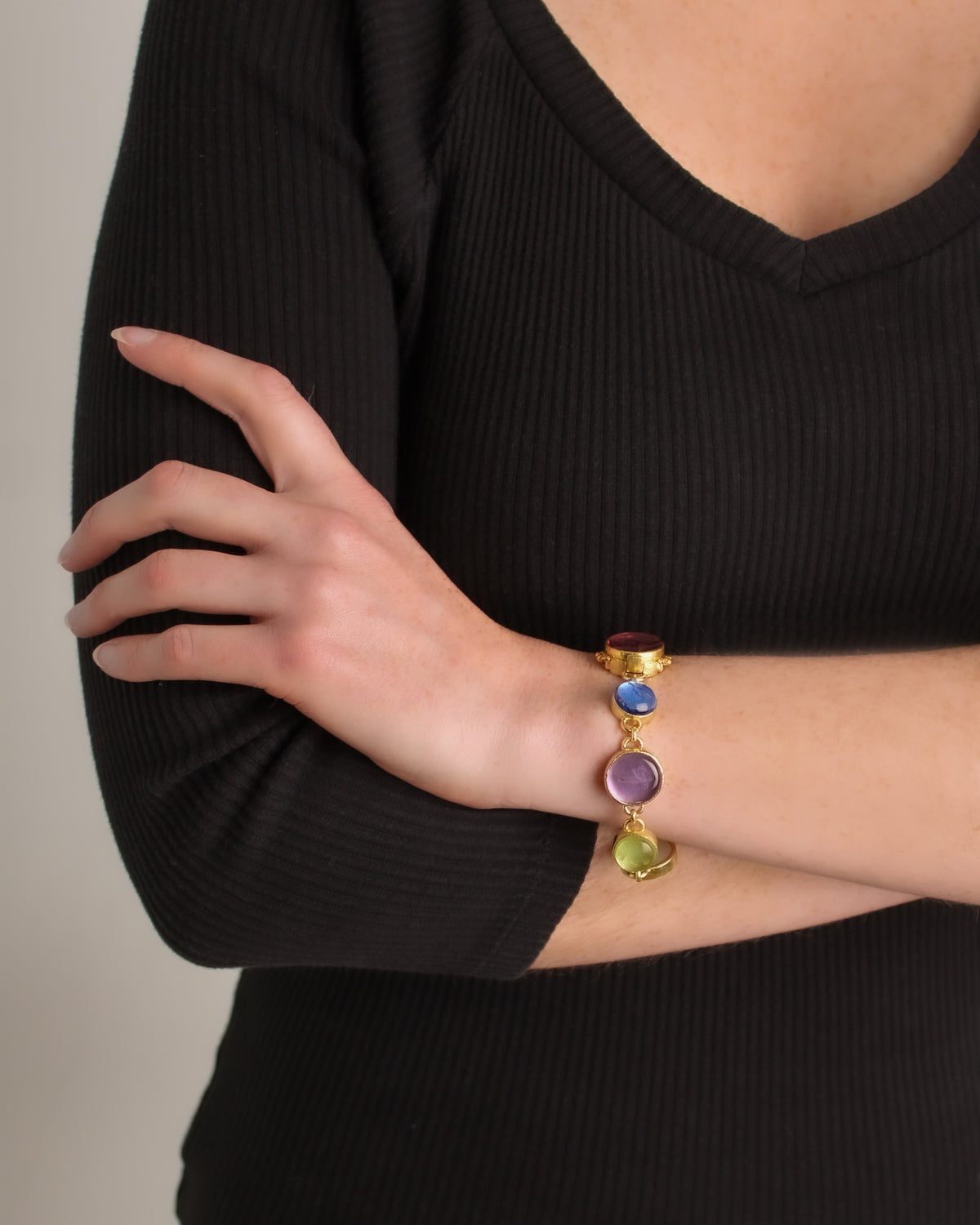 Pastel Round Venetian Glass Intaglio Bracelet
