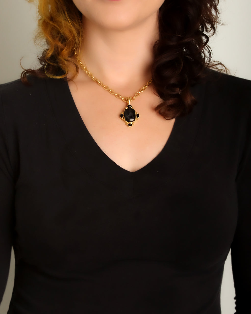 Onyx 'Seated Whippet' Pendant