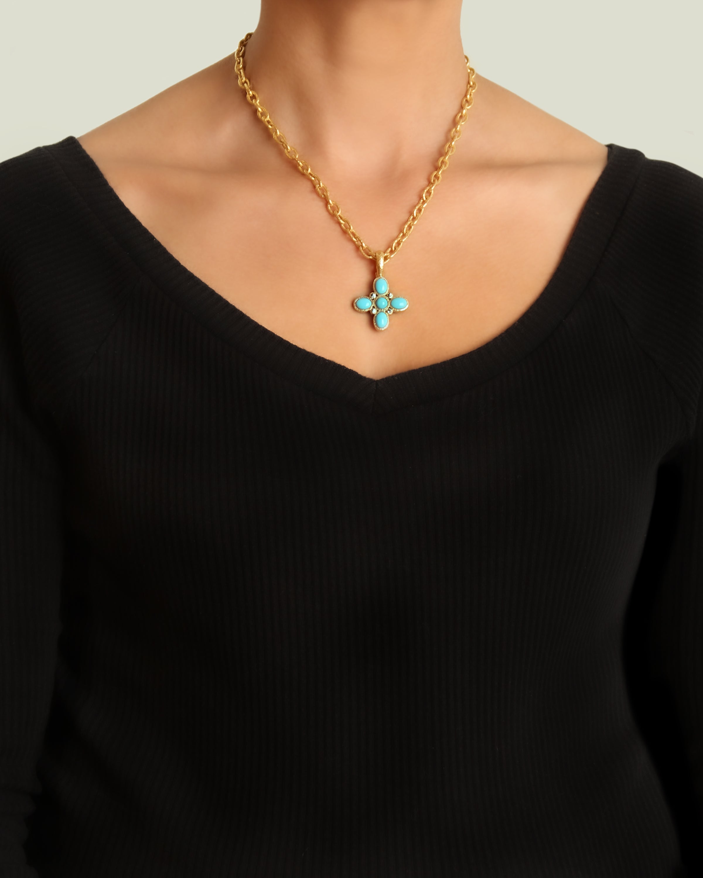 Amazing jewelry❀観音様オルゴナイト❀ Sleeping Beauty Turquoise 'Clover' Pendant – Elizabeth Locke Jewels