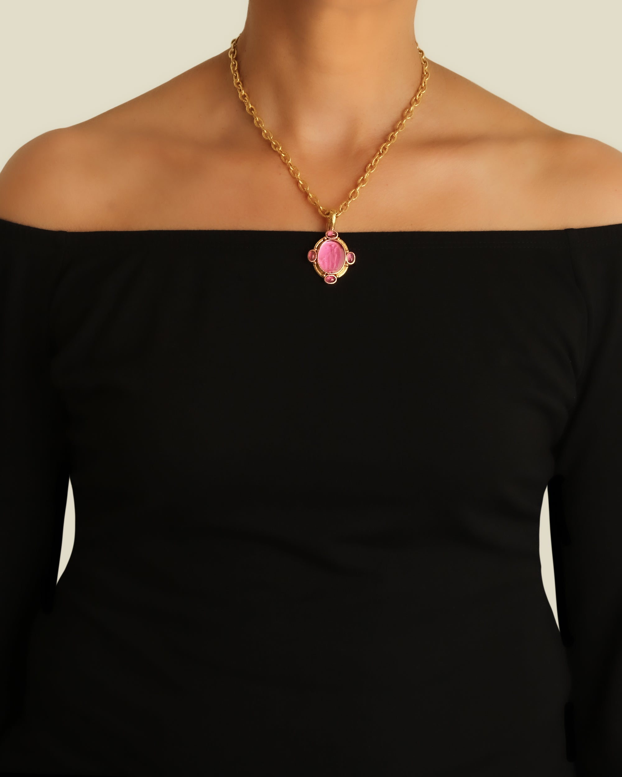 Pink Venetian Glass 'Diana and Cupid' Pendant