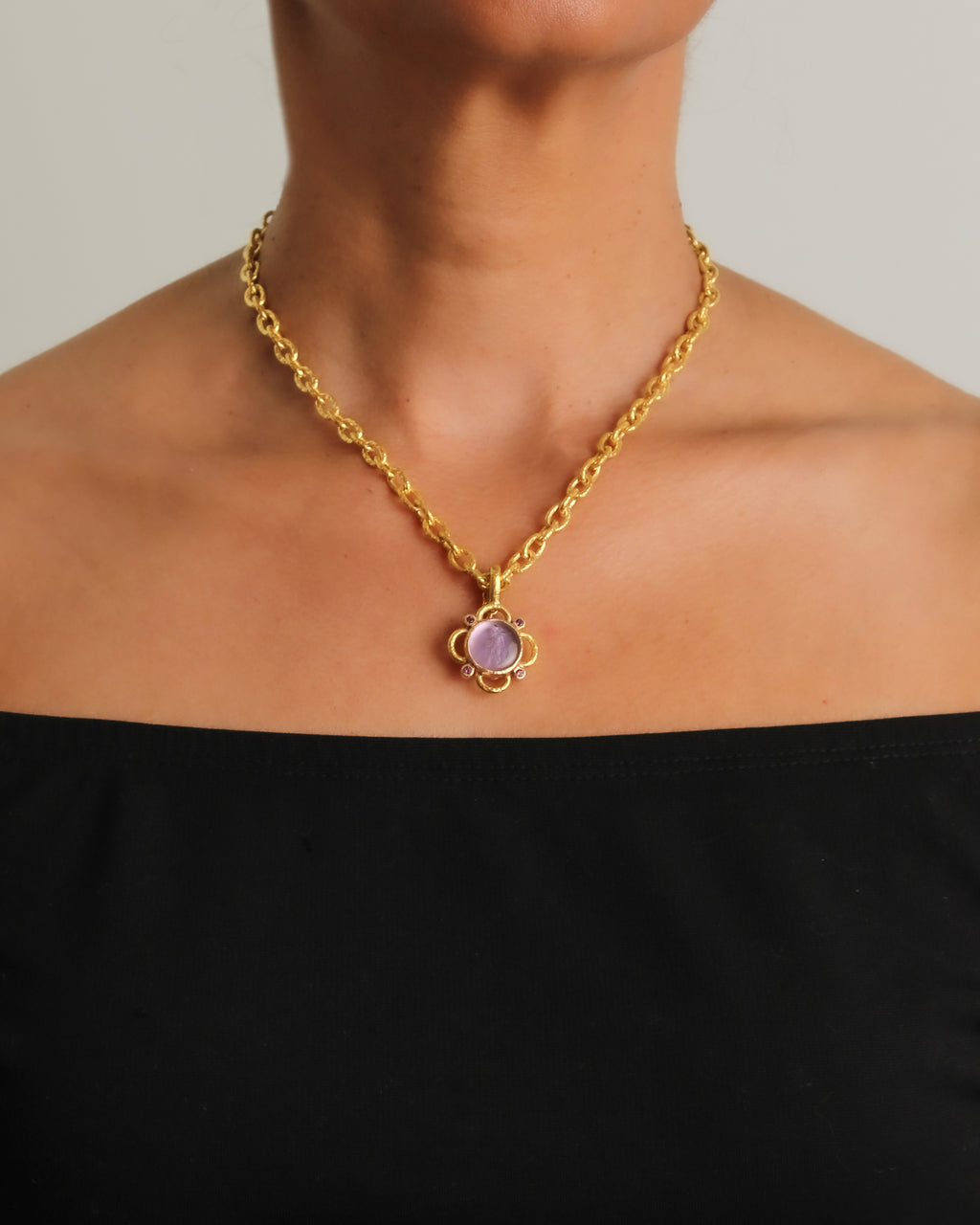 Mulberry Venetian Glass 'Putto with Arrow' Pendant