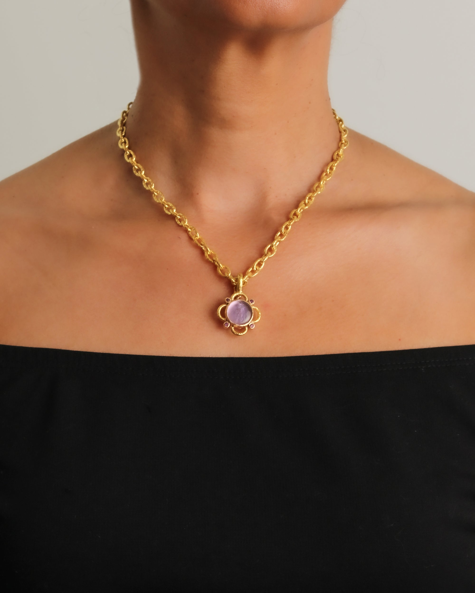 Mulberry Venetian Glass 'Putto with Arrow' Pendant
