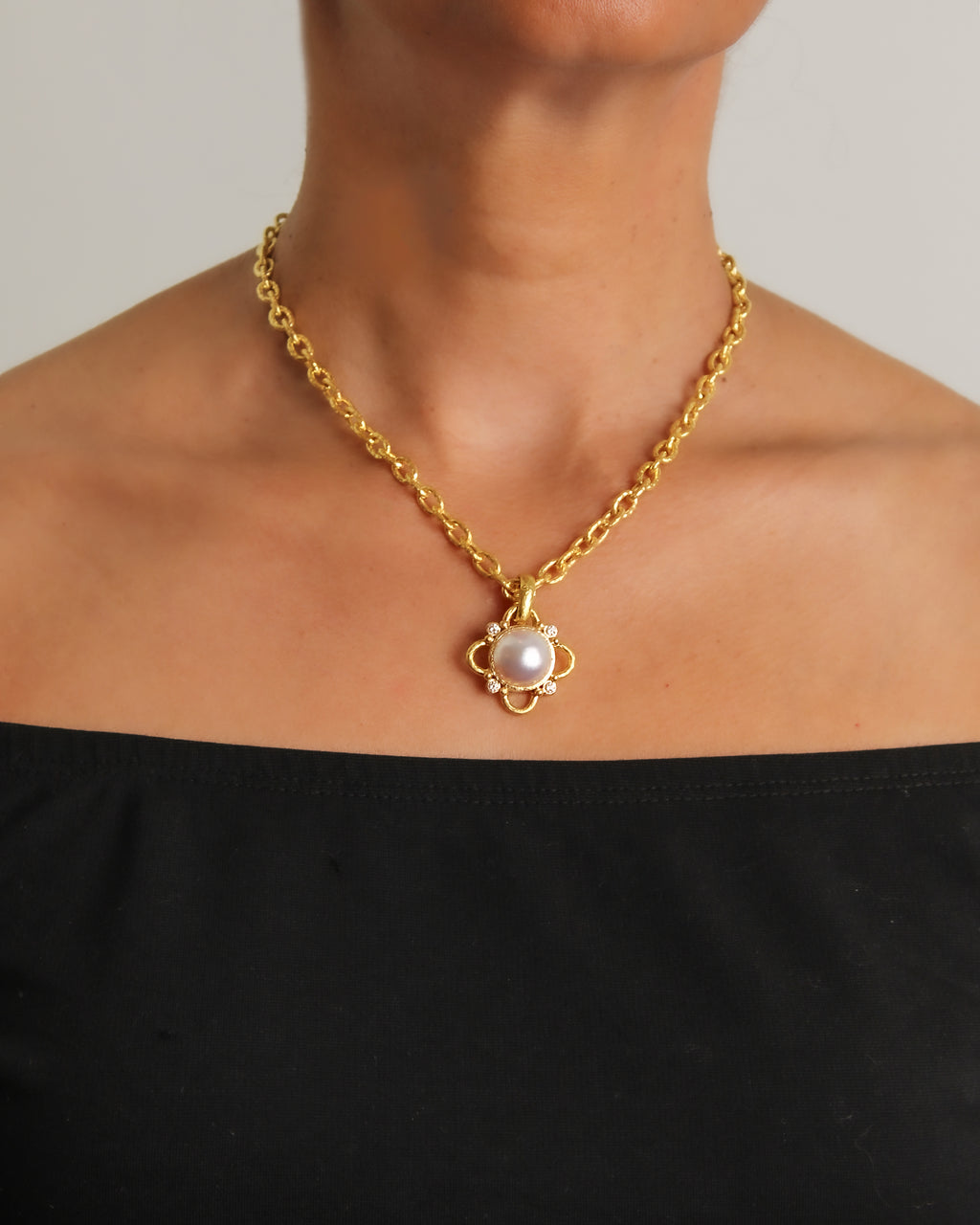 Mabe Pearl and Diamond in Wire Arches Pendant