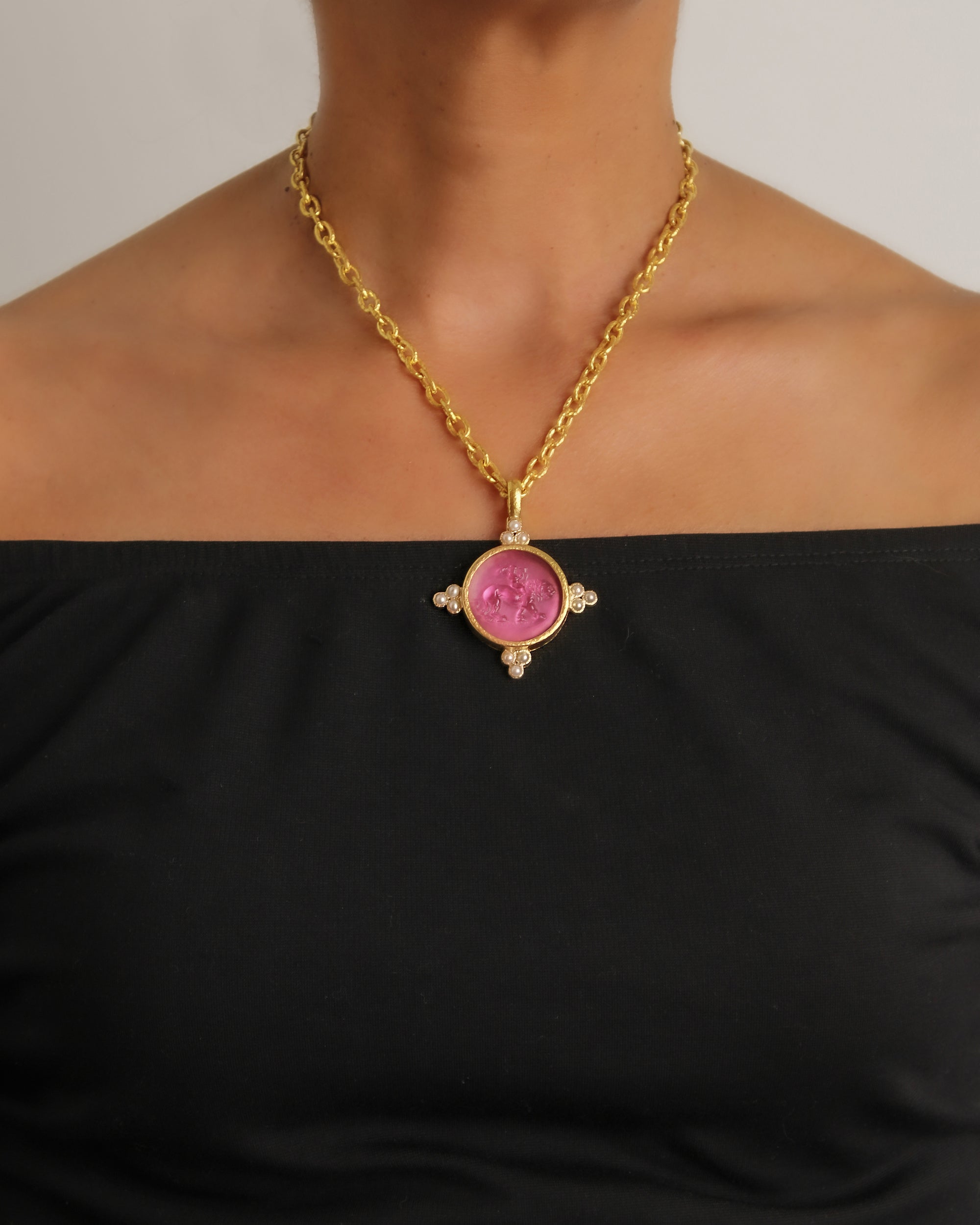 Pink Venetian Glass 'Cupid Riding Lion' Pendant