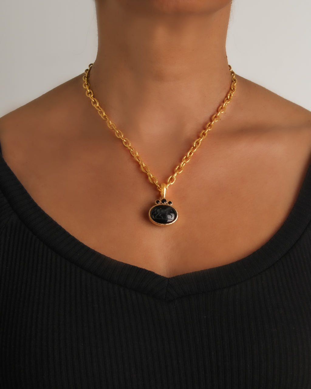 Onyx 'Roman Horse' with Black Spinel Pendant