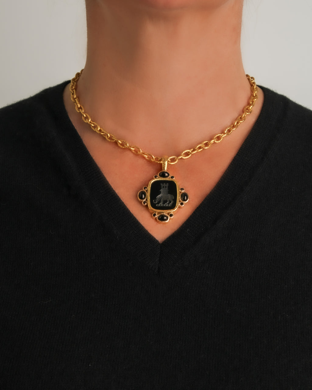Onyx 'Elephant and Castle' Pendant with Spinel