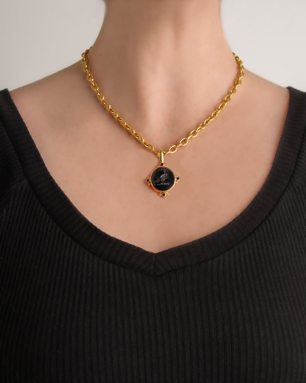 Onyx seal 'Bird' and Black Spinel Pendant