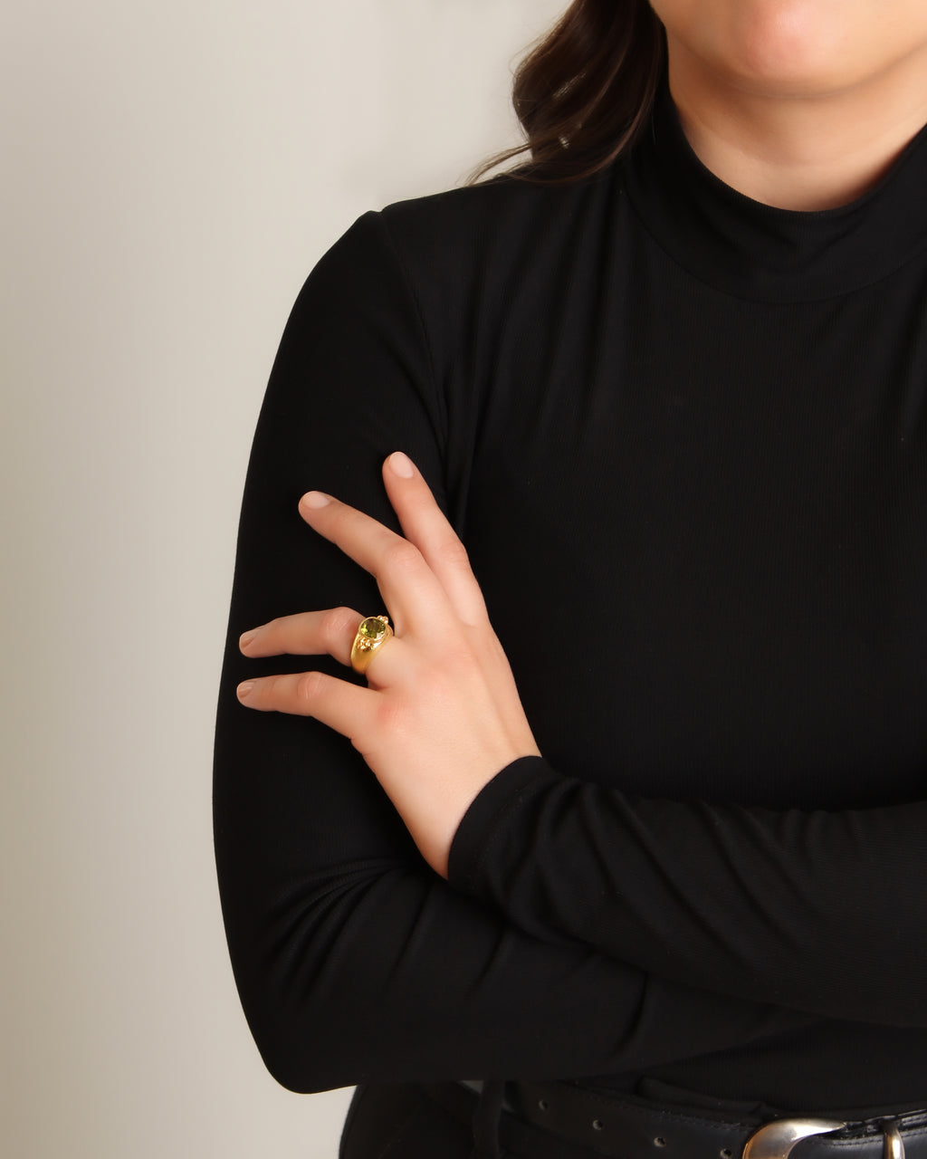 Cushion Peridot in Bombe